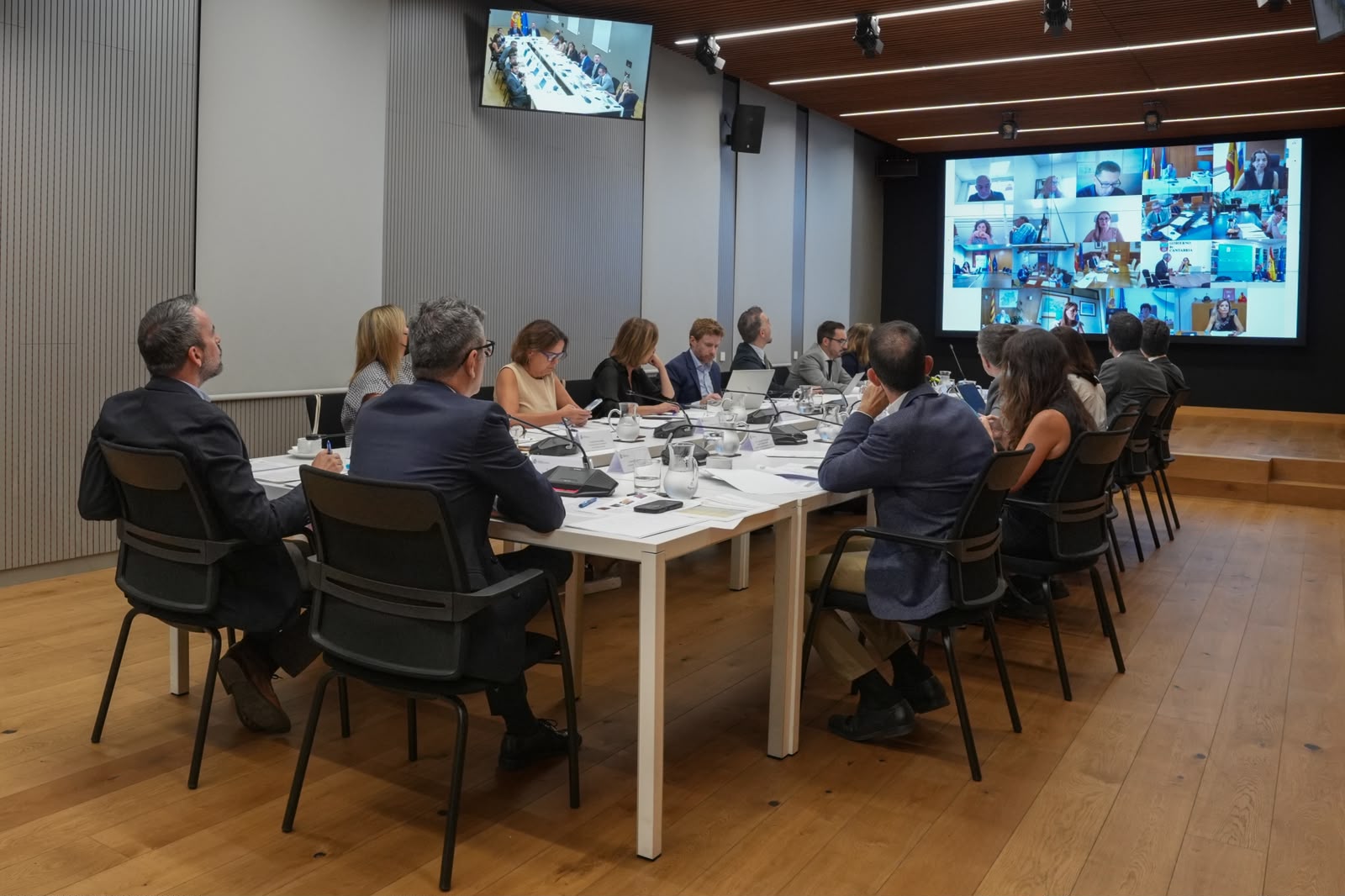 Bolaños anuncia a las comunidades autónomas su voluntad de crear y convocar en 2027 otras 700 plazas de jueces y fiscales