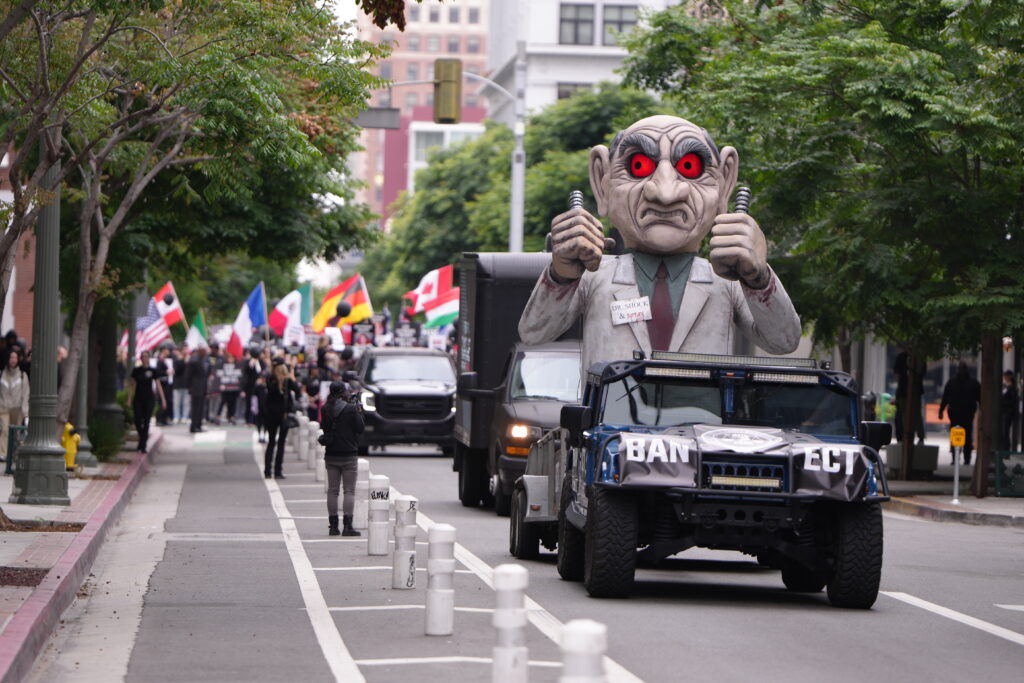 La Convención de la Psiquiatria americana (APA) enfrenta acusaciones de violaciones de derechos y crímenes globales RB105246 Ban ECT Hummer La Convención de la Psiquiatria americana (APA) enfrenta acusaciones de violaciones de derechos y crímenes globales