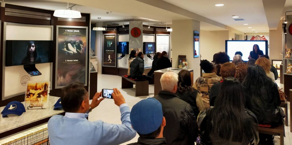 El evento sobre derechos humanos de Milán reúne a líderes comunitarios en torno a la Declaración Universal