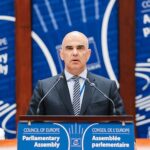 Contrairement à Ursula von der Leyen, Alain Berset nomme un envoyé pour défendre les minorités religieuses en Europe.