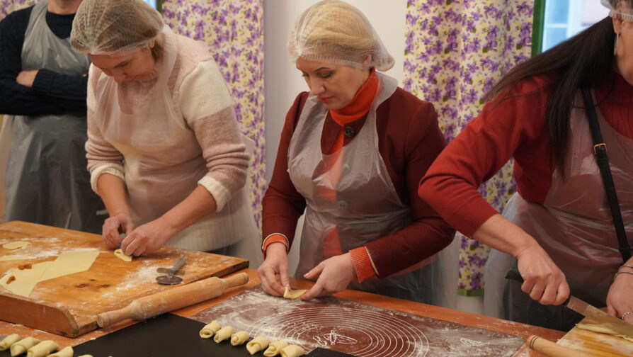 Les femmes ukrainiennes au bord de la rupture après quatre années de guerre, alors que les attaques contre les secteurs de l’énergie et de la santé se poursuivent – ​​Organisation humanitaire de l’ONU